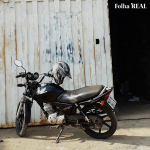 Um morador de Desterro de Entre Rios, teve sua motocicleta furtada na tarde desta quinta-feira (30) na porta de sua casa. Julimar Rezende, havia saído para cortar cabelo e ao retornar deu falta da moto, uma CG Titan 150 - ano 2008.